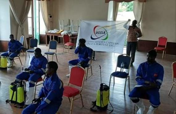 No âmbito do Cluster da Cooperação Portuguesa da Ilha de Moçambique decorreu, no dia 21 de Abril de 2020, formação de jovens voluntários para pluverizador. Esta formação consiste ni apoio dado pela UCCLA que decorreu no Salão Nobre do Conselho Municipal da Cidade da Ilha de Moçambique e contou com a presença do Edil da Ilha de Moçambique, Ismail Iahira Abacar Chacufa; Vereador de Gestão Ambiental e Mudanças Climáticas, Shany Mamudo e representante do Camões ICL, I.P, Vasco Ribeiro
