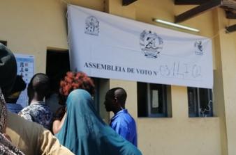 Foto de uma assembleia de voto